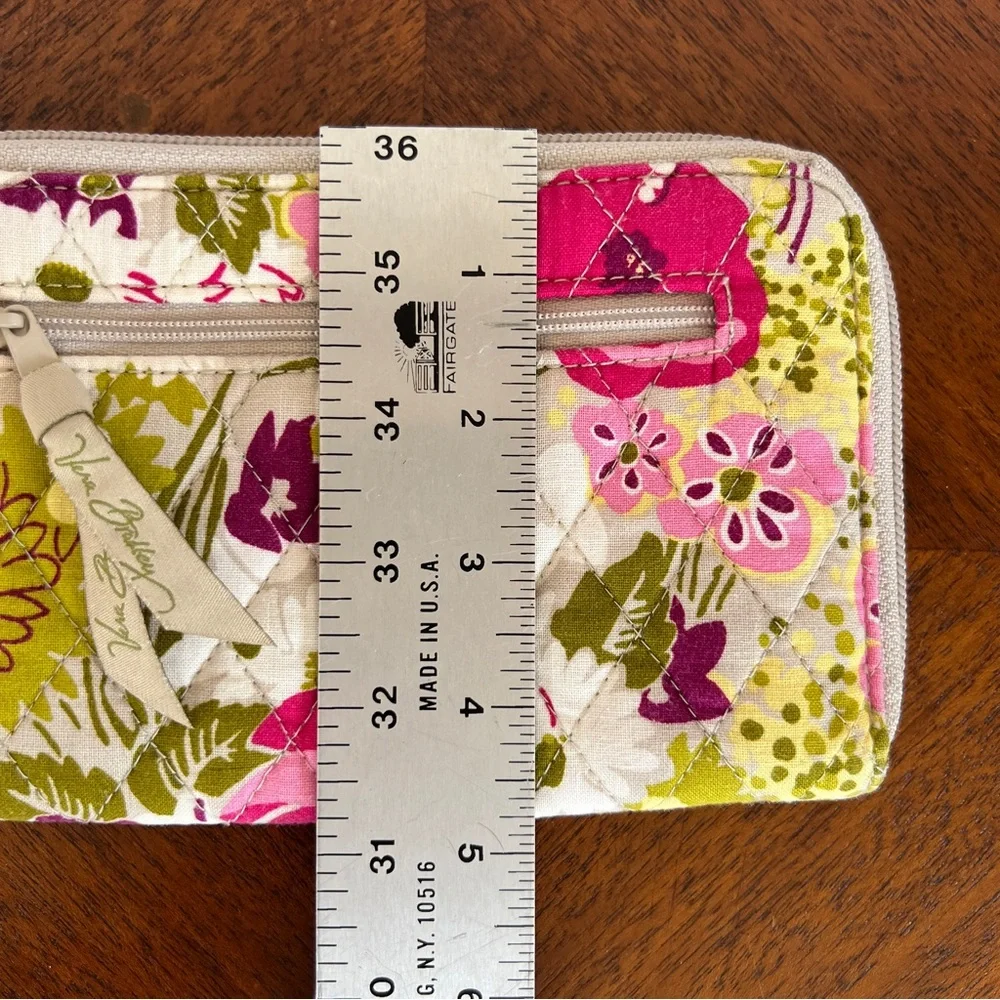 LIKE NEW Vera Bradley Make Me Blush Opera Wallet - Picture 8 of 9